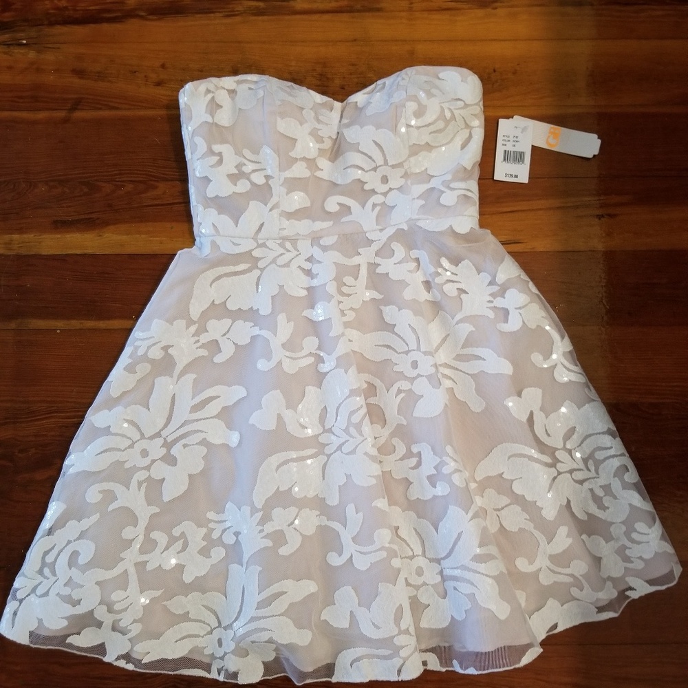 NWT Gianni Bini Ivory strapless dress